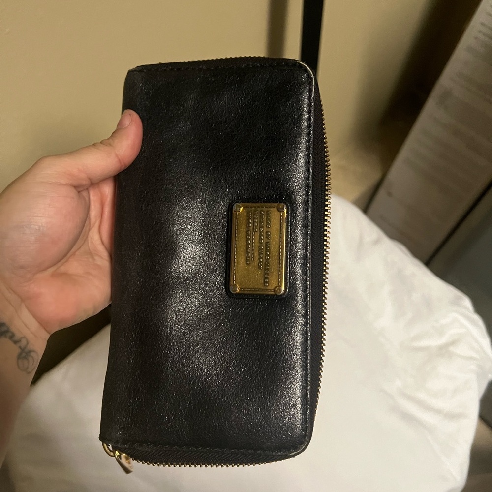 Marc Jacobs Wallet in Black With Gold Hardware